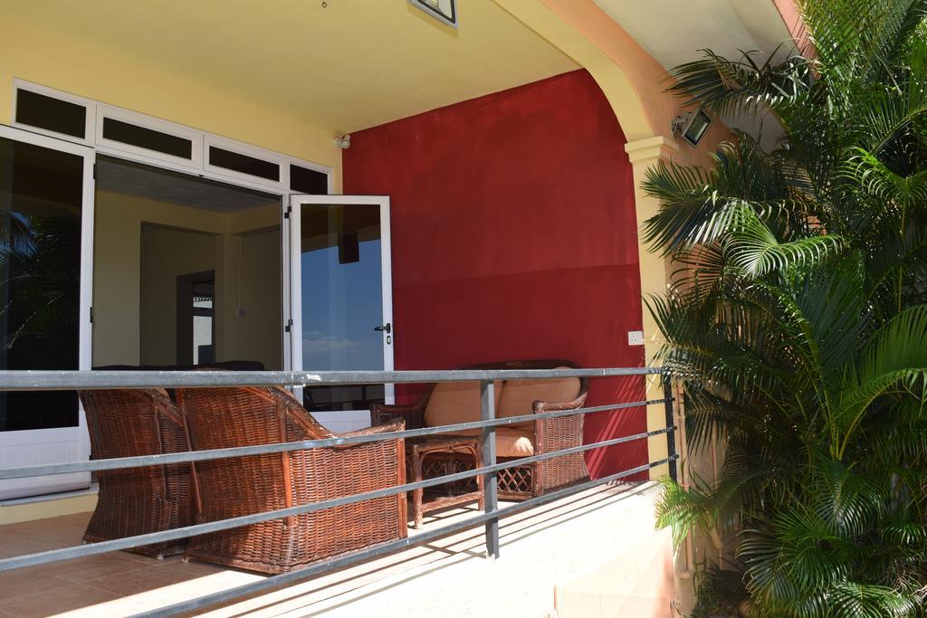 Baywatch Apartment La Gaulette Bagian luar foto